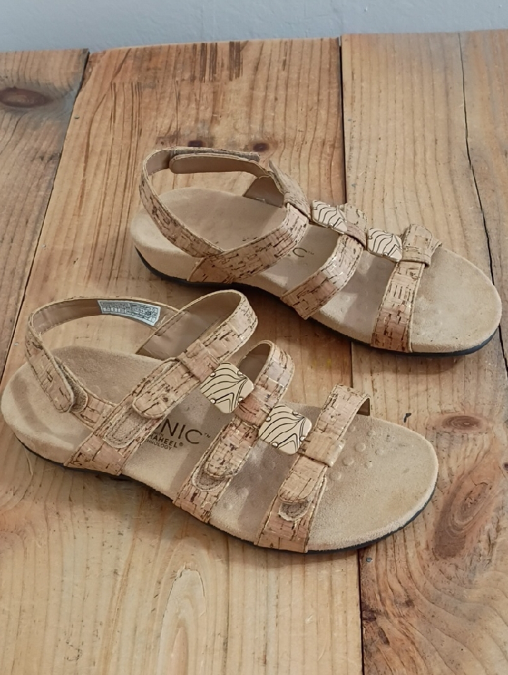 Vionic Amber Cork Triple Strap Orthaheel Technology Sandals Size 7